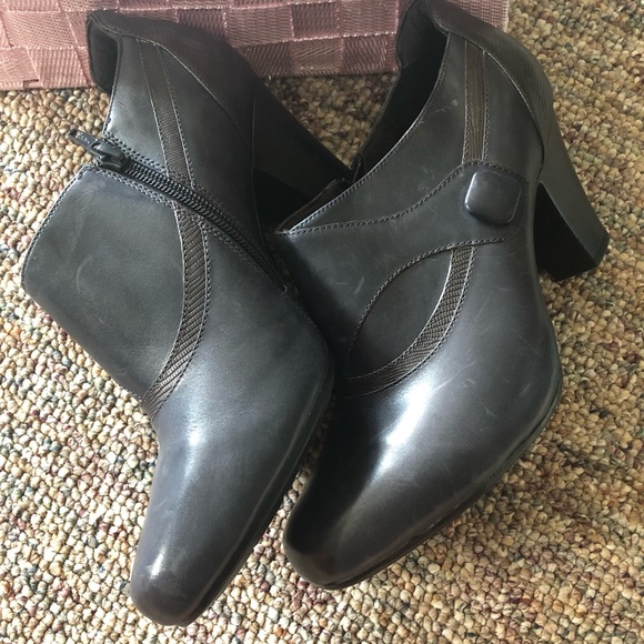 Clark’s 60449 Navy/Black Boots - Picture 4 of 8